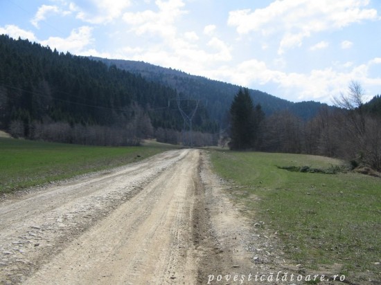 102L - inceputul drumului spre Valea doftanei si Campina